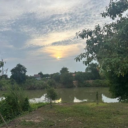 Tiny Home By The River In Thailand Phra Nakhon Si Ayutthaya Exterior foto