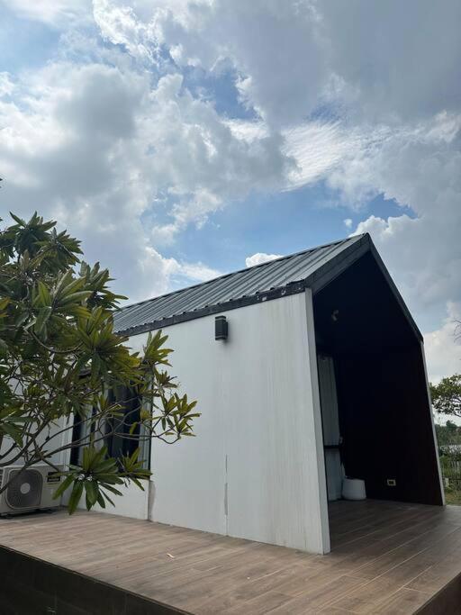 Tiny Home By The River In Thailand Phra Nakhon Si Ayutthaya Exterior foto