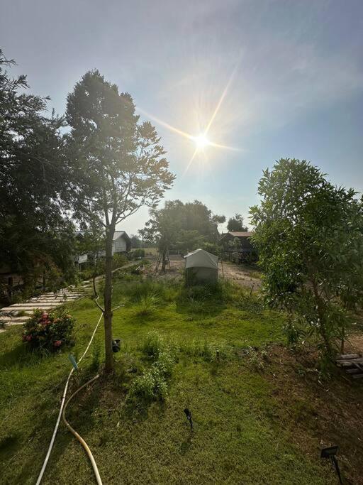 Tiny Home By The River In Thailand Phra Nakhon Si Ayutthaya Exterior foto