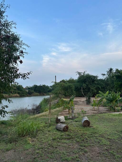 Tiny Home By The River In Thailand Phra Nakhon Si Ayutthaya Exterior foto